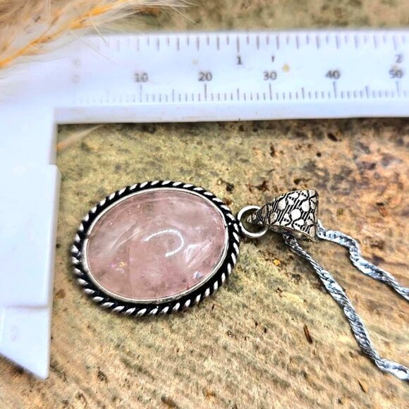 Nature Rose Quartz Oval Stone Pendant Necklace - Picture 3 of 10